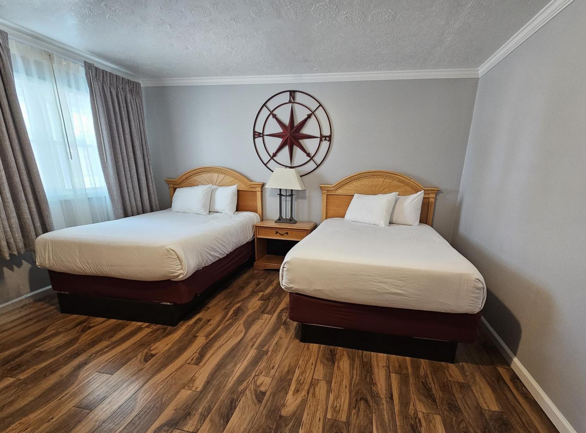 Captain'S Inn And Suites Alexandria Bay Exterior foto